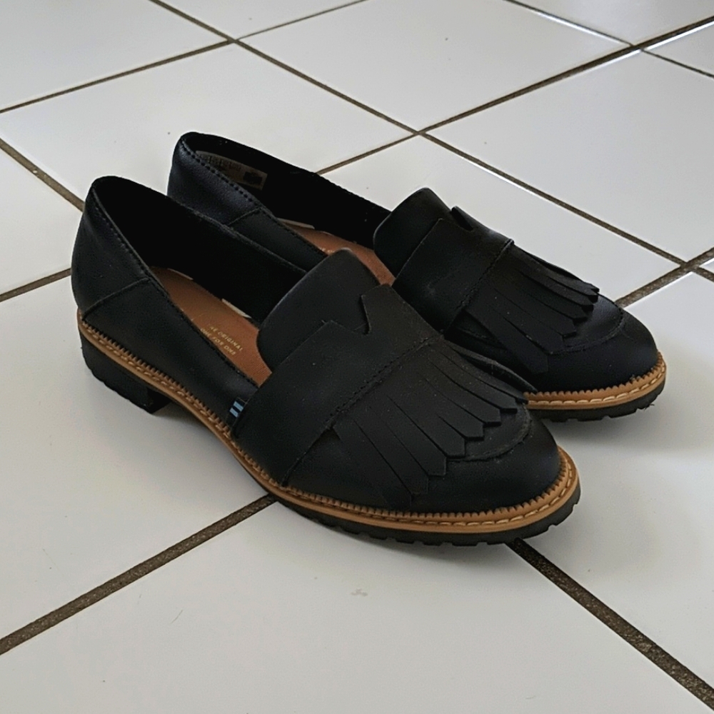 TOMS Mallory Loafer Black Veg Leather sz 5.5